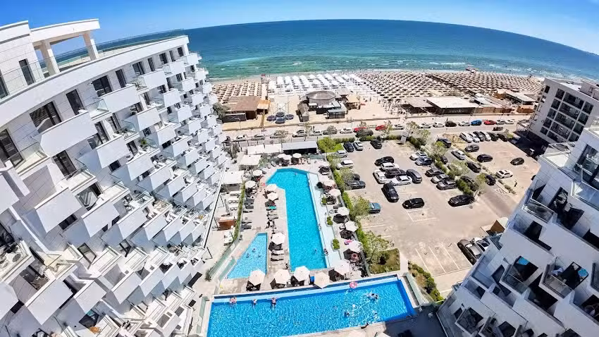 Althea Alizzi Infinity Resort