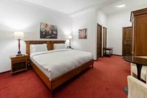 Arc de Triomphe Hotel