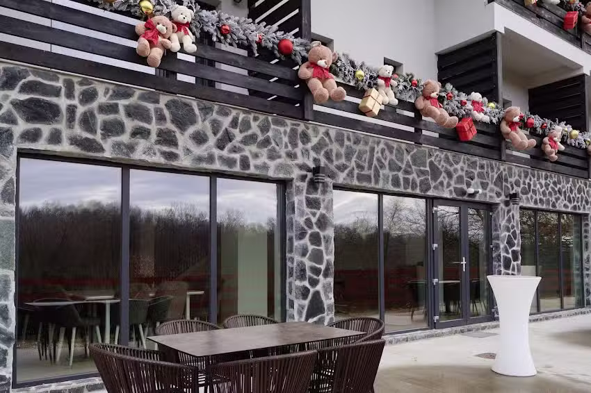 Арес брвнара