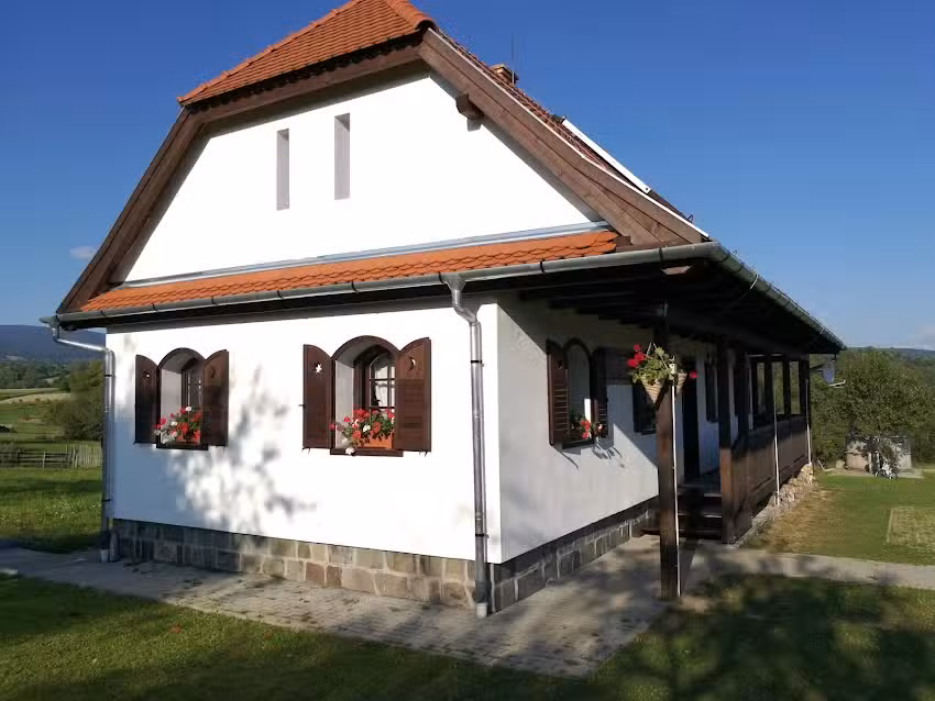 Пензион Аварсаг