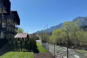 Logs Mountain View Suites by the River – Presa per veicoli elettrici