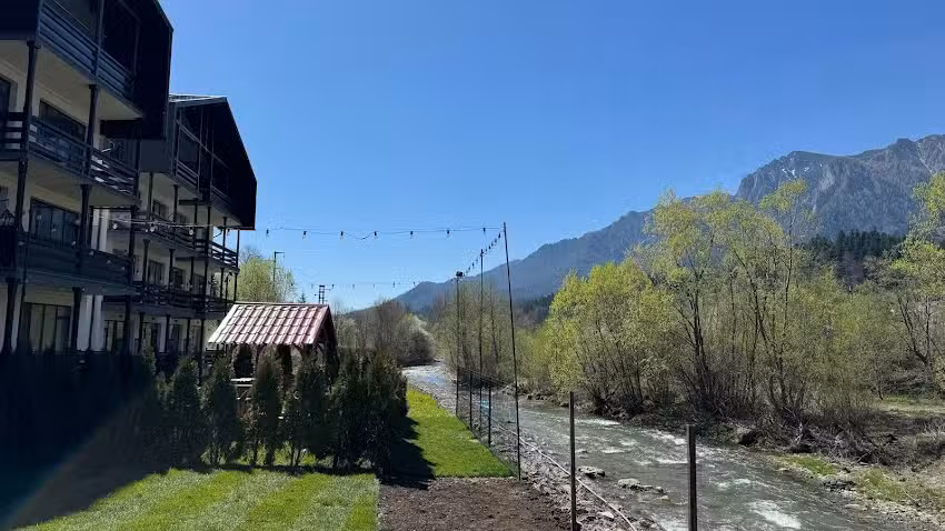 Апартаменти Logs Mountain View край реката &ndash; EV Plug
