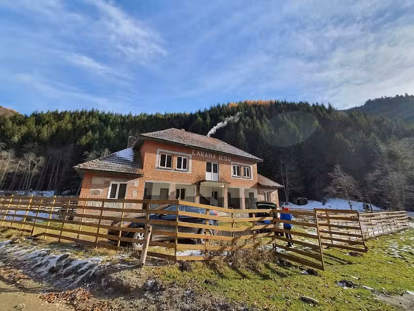 Викендица Иеду