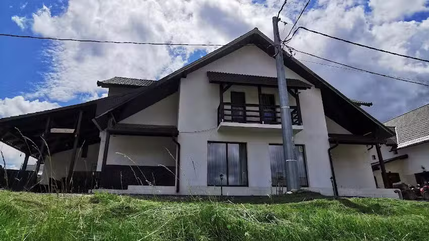 Meliss Sureanu Cottage