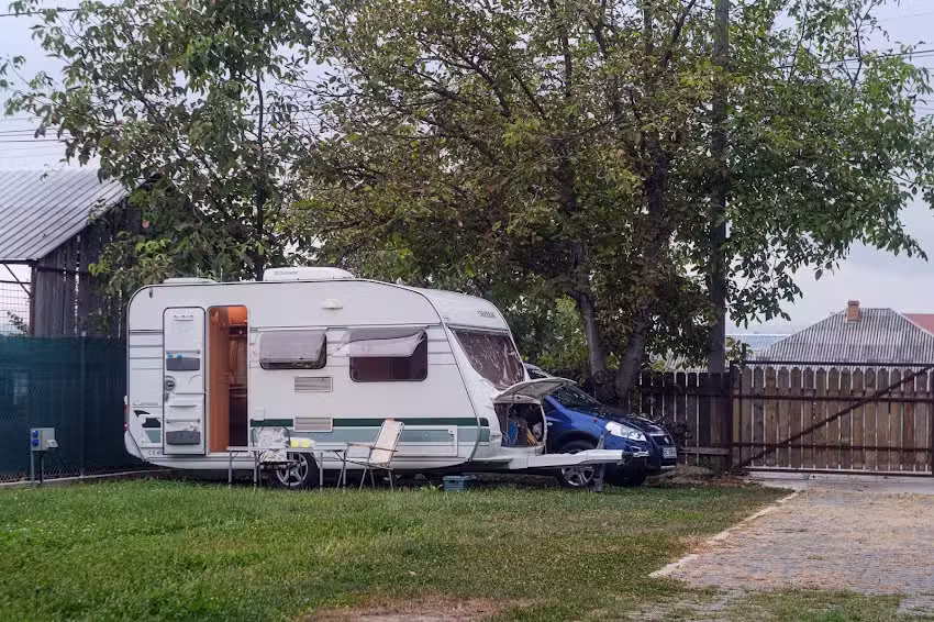 Кампирање каравана Костиша