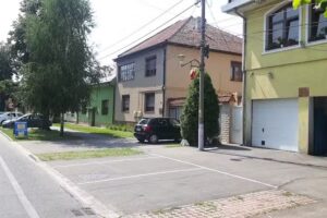 Бија Хаус
