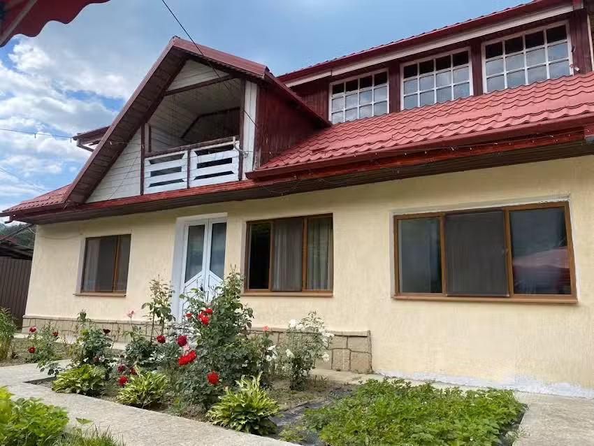 КАРМЕН ХАУС