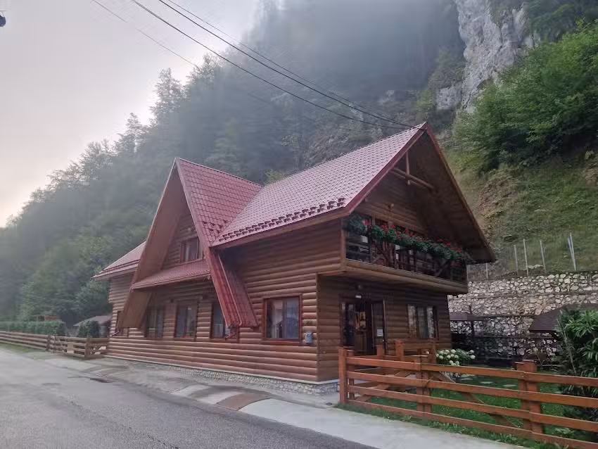 Das Haus der D&acirc;mbovicioara-Schlucht
