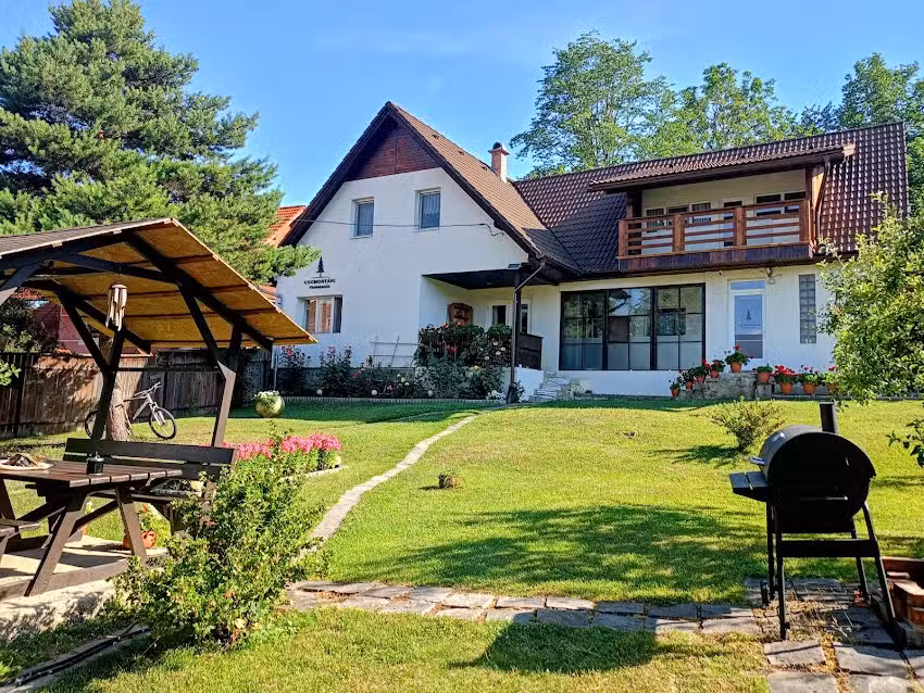 G&auml;stehaus CSOMORT&Aacute;NI