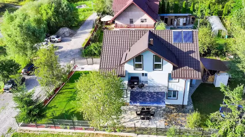 Casa de pe r&acirc;u &ndash; cazare &icirc;n Prahova