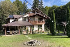 Das Haus unter dem Berg