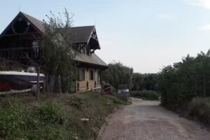 Dunavat House
