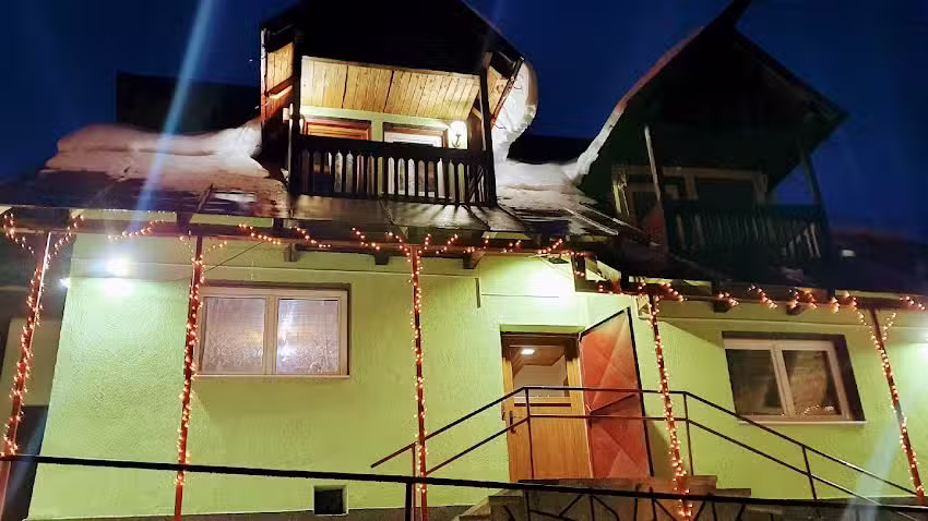 Флора Хаус &ndash; Страја