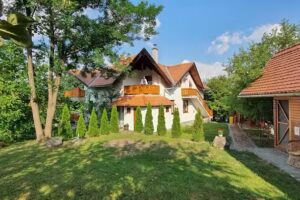 Къща на езерото Мирлей