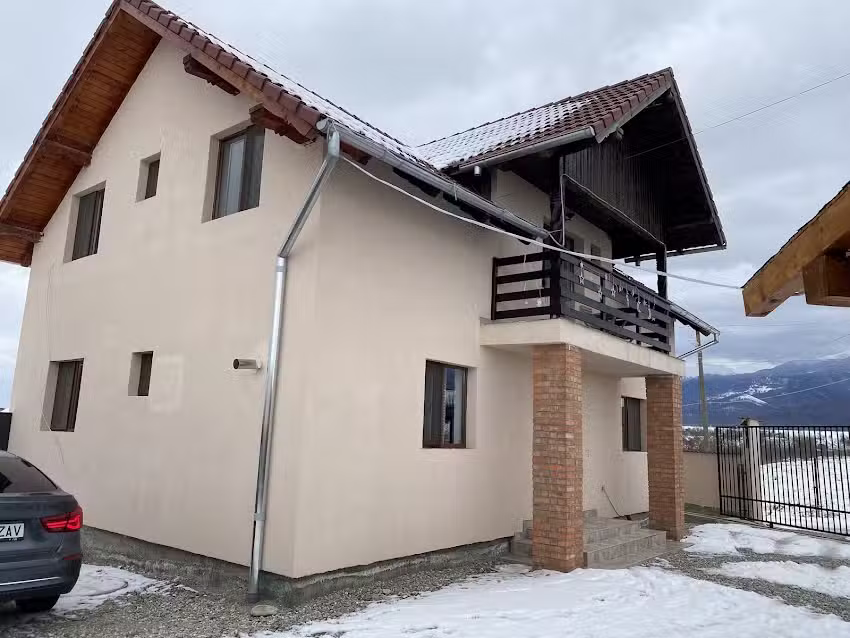 Maison Loredana Cartisoara