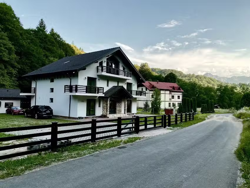 Montis House
