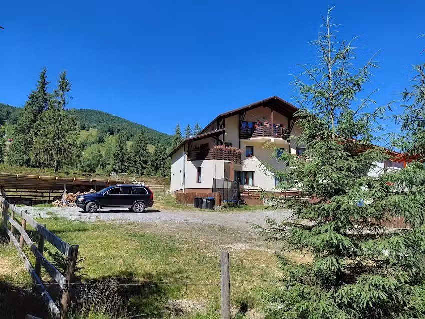 Casa bifamiliare Nico Nelu