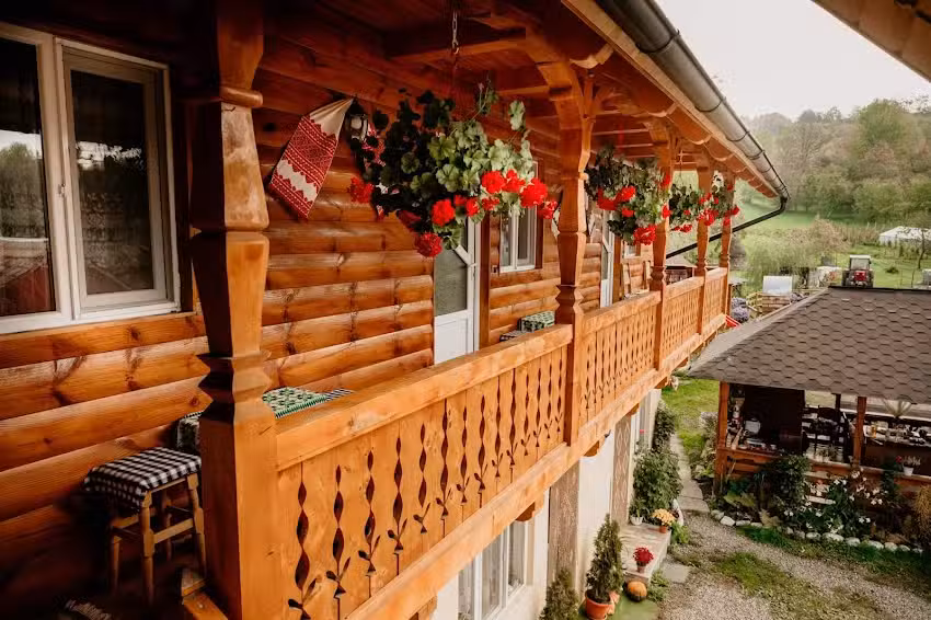 Maison Pintea sous la c&ocirc;te