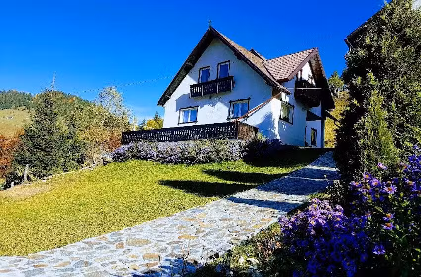 Виктория Хаус