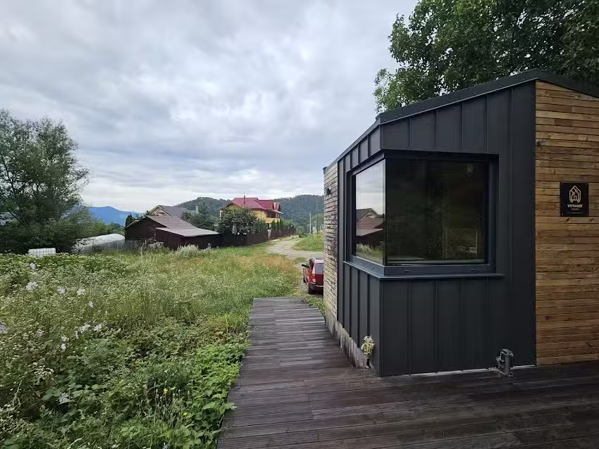 Das Haus unter den Waln&uuml;ssen &ndash; Winzig