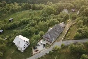 Кућа на брду