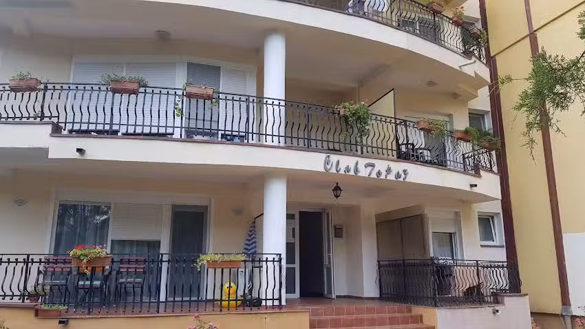 Club Topaz