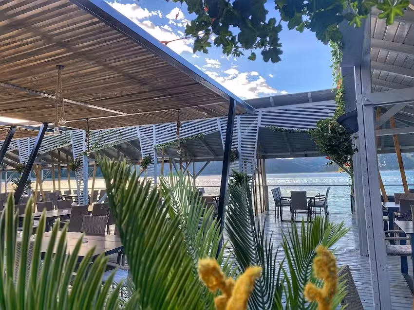 COMPLEXE DE MAISONS LAC