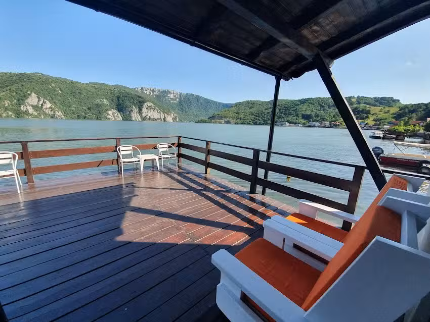 &bdquo;Lakustriner&ldquo;-Komplex