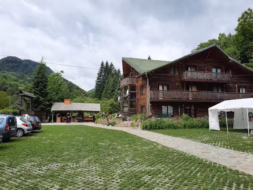 Complex Turistic Nora