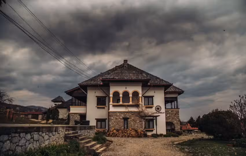 Manoir Dobrita &ndash; &laquo; La Colonelul &raquo;