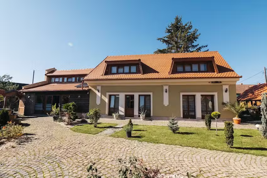 Conacul R&aacute;cz K&uacute;ria