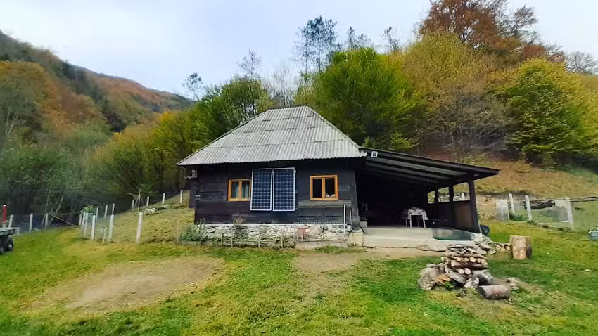 Удобна колиба