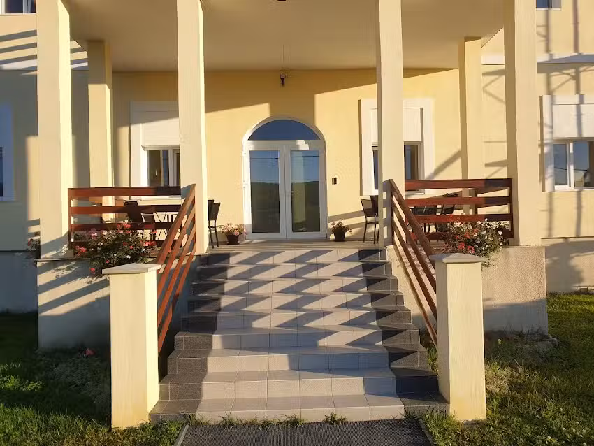 Cs&aacute;nyi Kast&eacute;ly