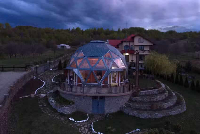 ГЕОДЕТСКА КУПОЛА