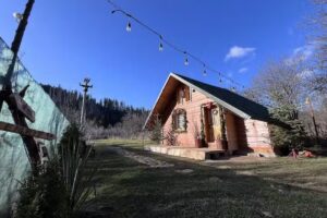 Flucht in eine winzige H&uuml;tte