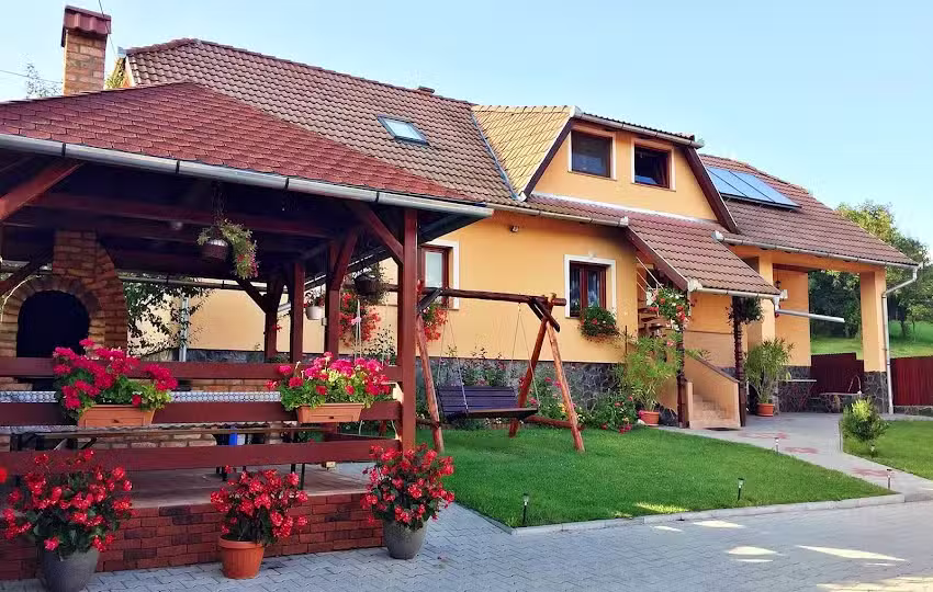 Eszter Vend&eacute;gh&aacute;z