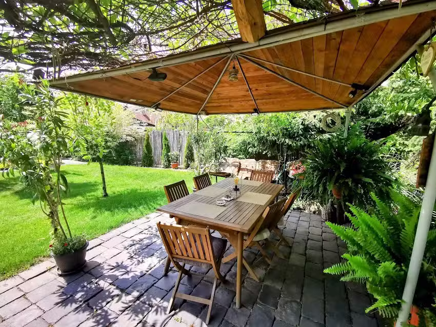 Баштенска кућа