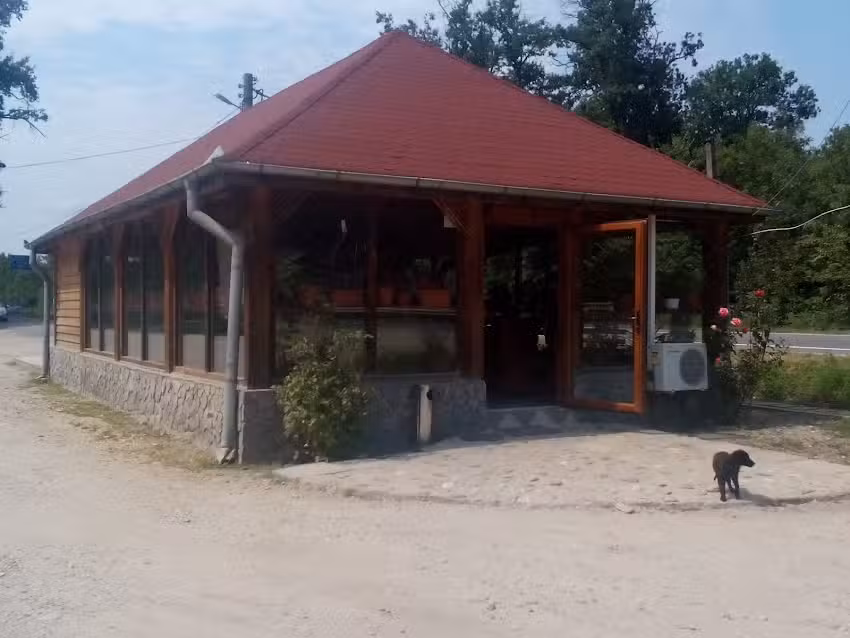 DAS ARGINESTI-INNENHAUS