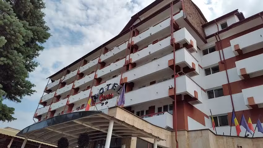 ХОТЕЛ &bdquo;ЦЕРЕС&ldquo; &ndash; ПУЦИОАСА, РУМУНИЈА