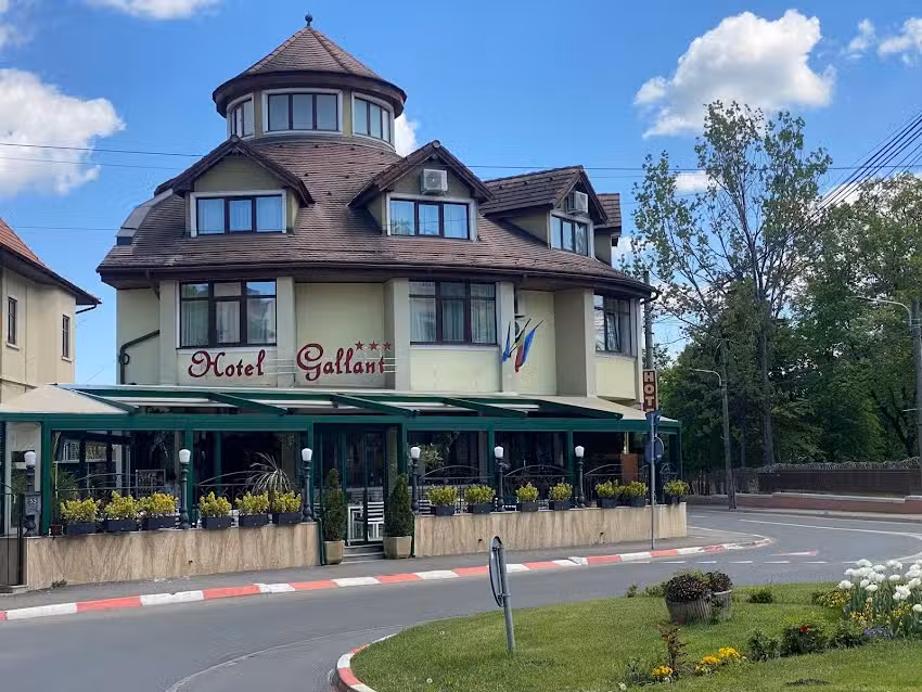 Хотел Галант