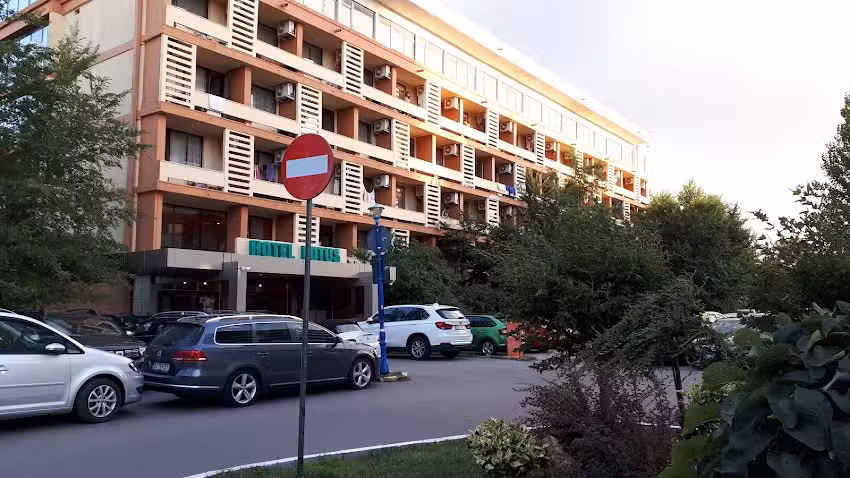 Хотел Лотус