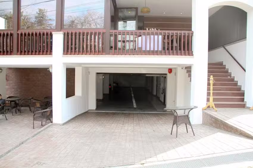 Хотел Мирај