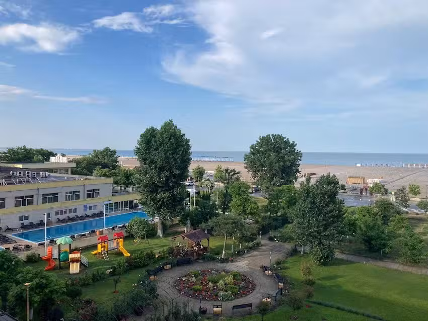 Хотел Томис