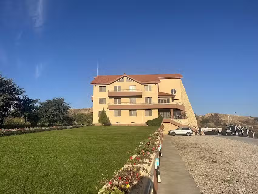 Хотел Троесмис