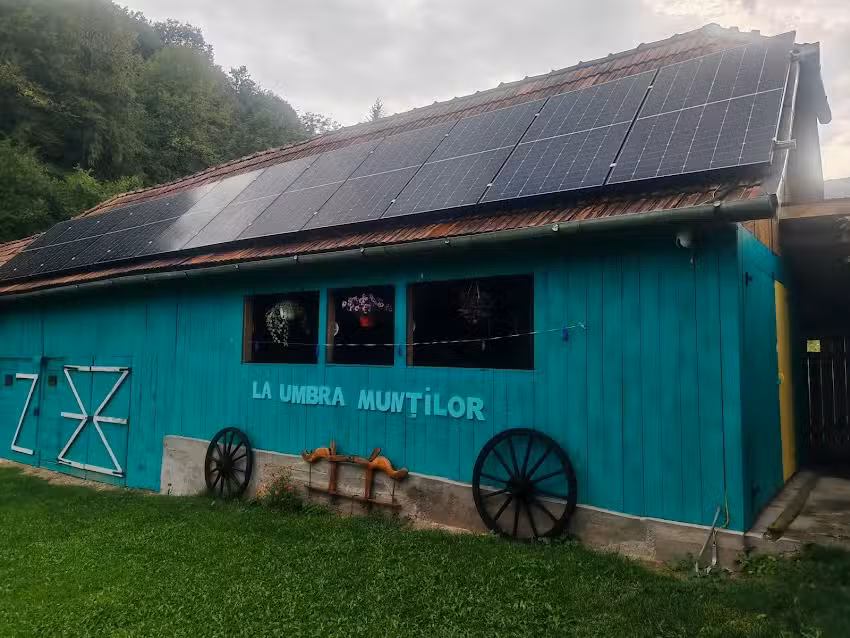 La Umbra Munților