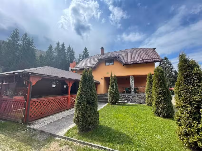 L&aacute;z&aacute;r panzi&oacute;