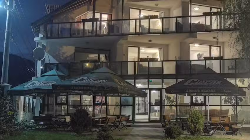 M7 Villa Bed & Bistro