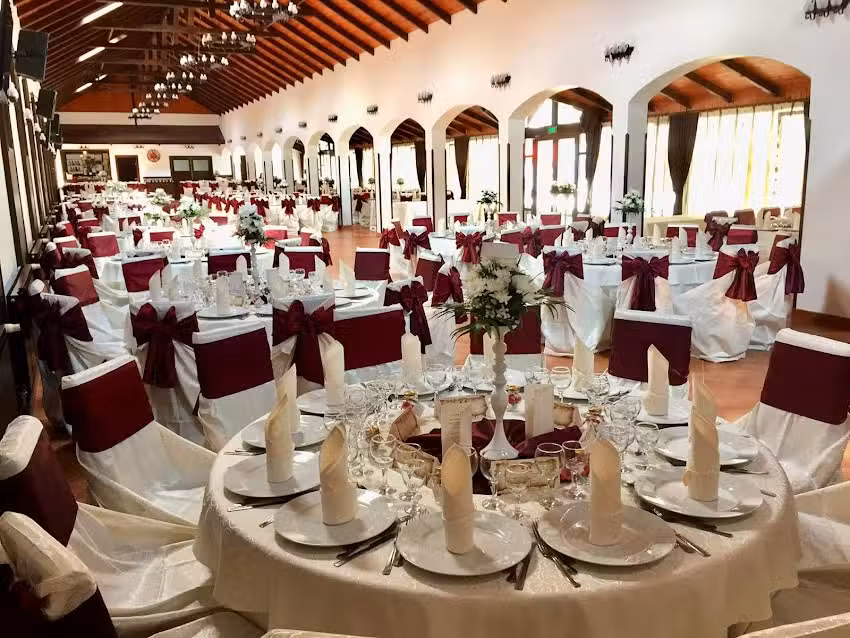 Величанствен