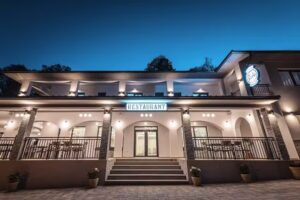 Pensione e ristorante PERLA S&acirc;ngeorz-Băi