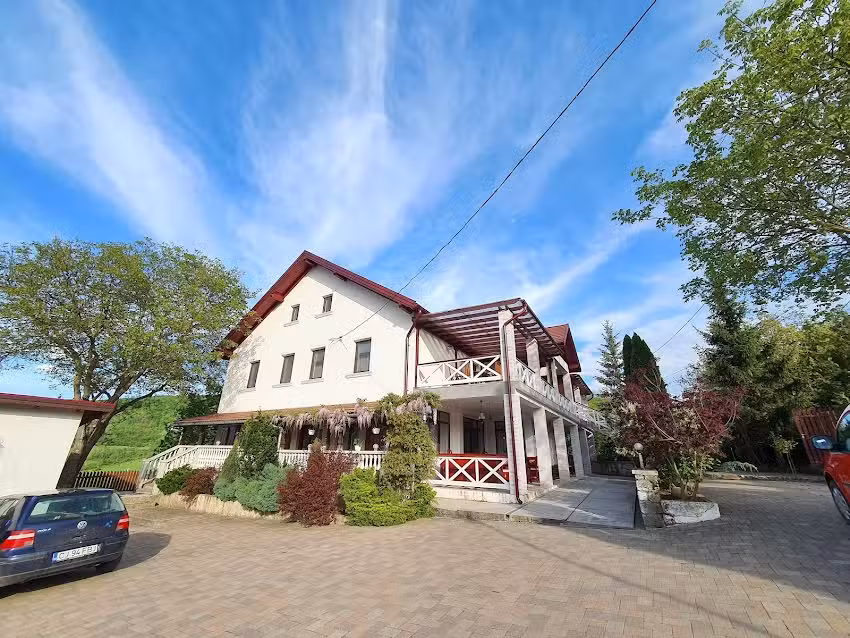 Pensiune S&oacute;vir&aacute;g